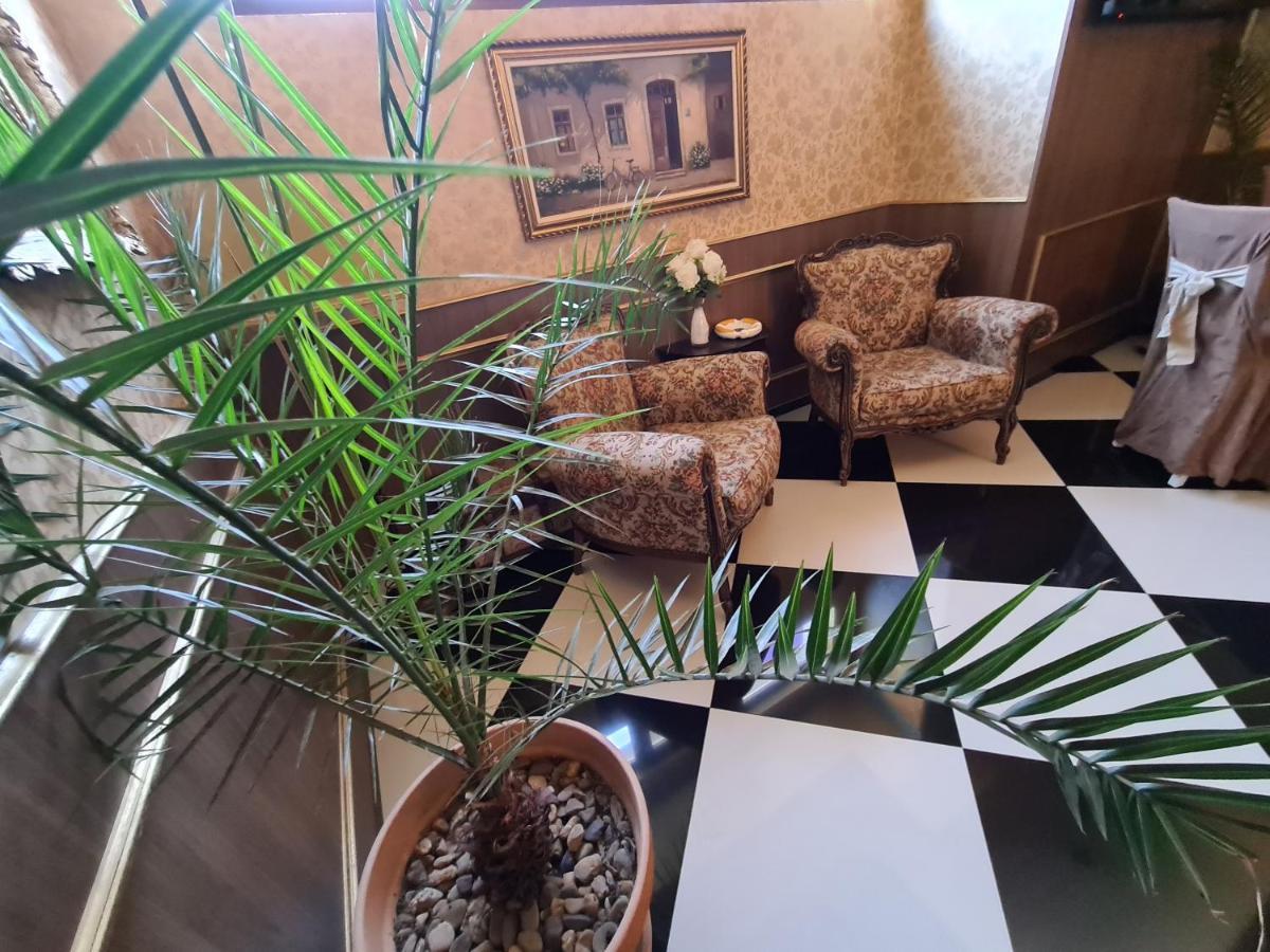 Garni Hotel & Spa Nicolo Kruševac Extérieur photo